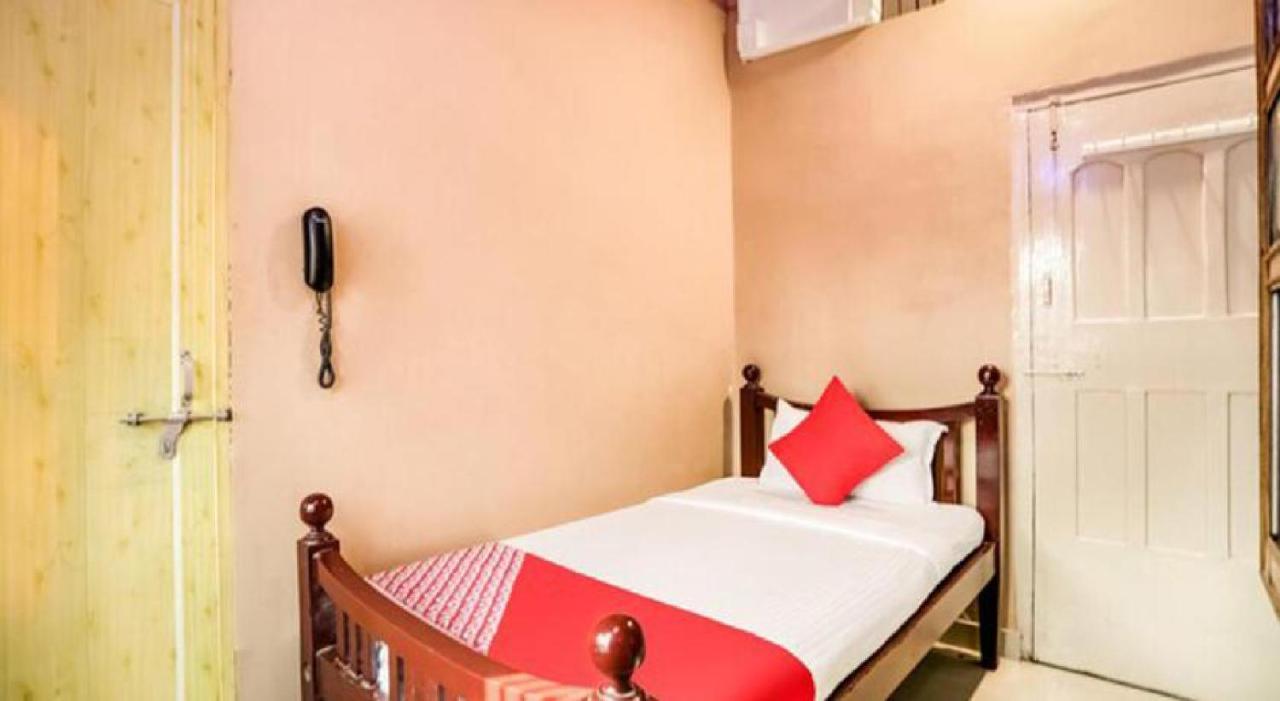 Hotel Aakash Ganga Waranasi Zewnętrze zdjęcie