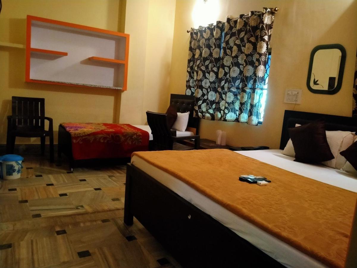 Hotel Aakash Ganga Waranasi Zewnętrze zdjęcie