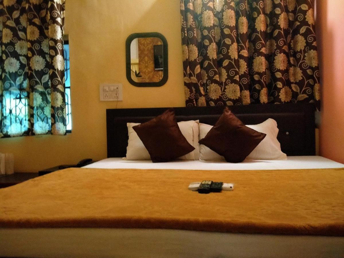 Hotel Aakash Ganga Waranasi Zewnętrze zdjęcie