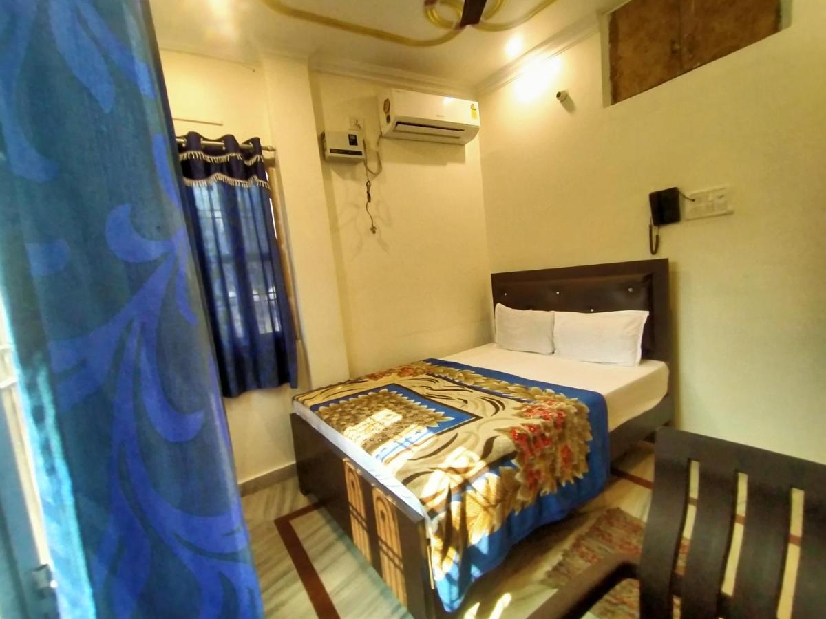 Hotel Aakash Ganga Waranasi Zewnętrze zdjęcie