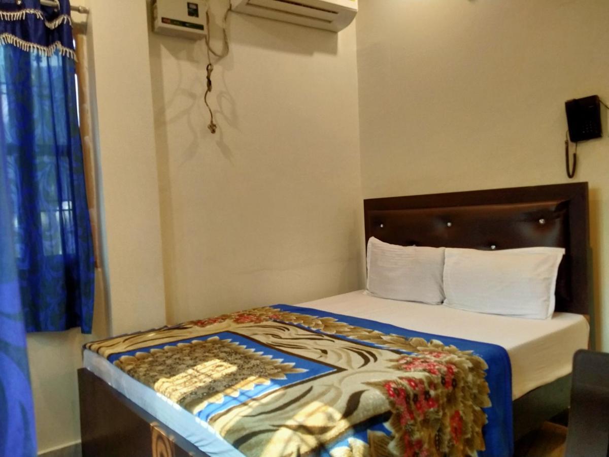 Hotel Aakash Ganga Waranasi Zewnętrze zdjęcie