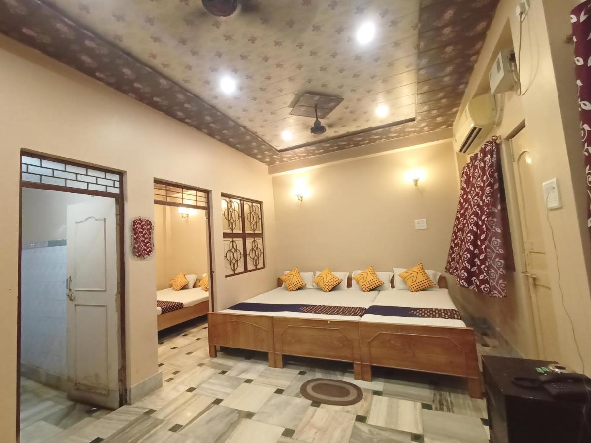 Hotel Aakash Ganga Waranasi Zewnętrze zdjęcie