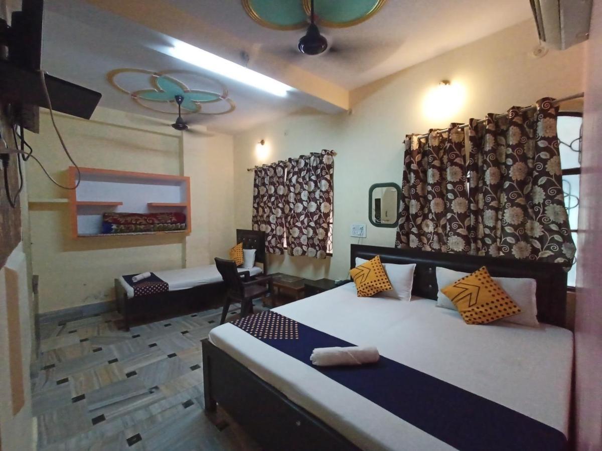 Hotel Aakash Ganga Waranasi Zewnętrze zdjęcie