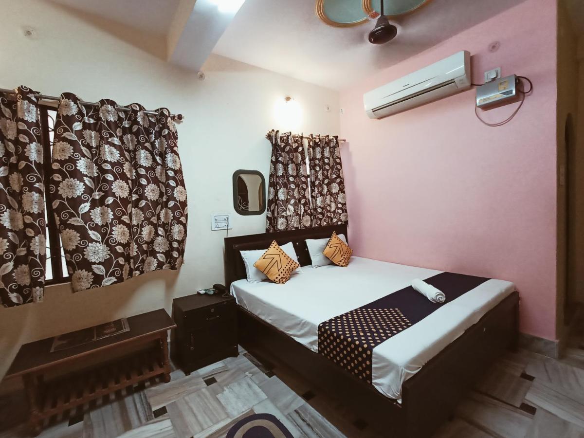 Hotel Aakash Ganga Waranasi Zewnętrze zdjęcie