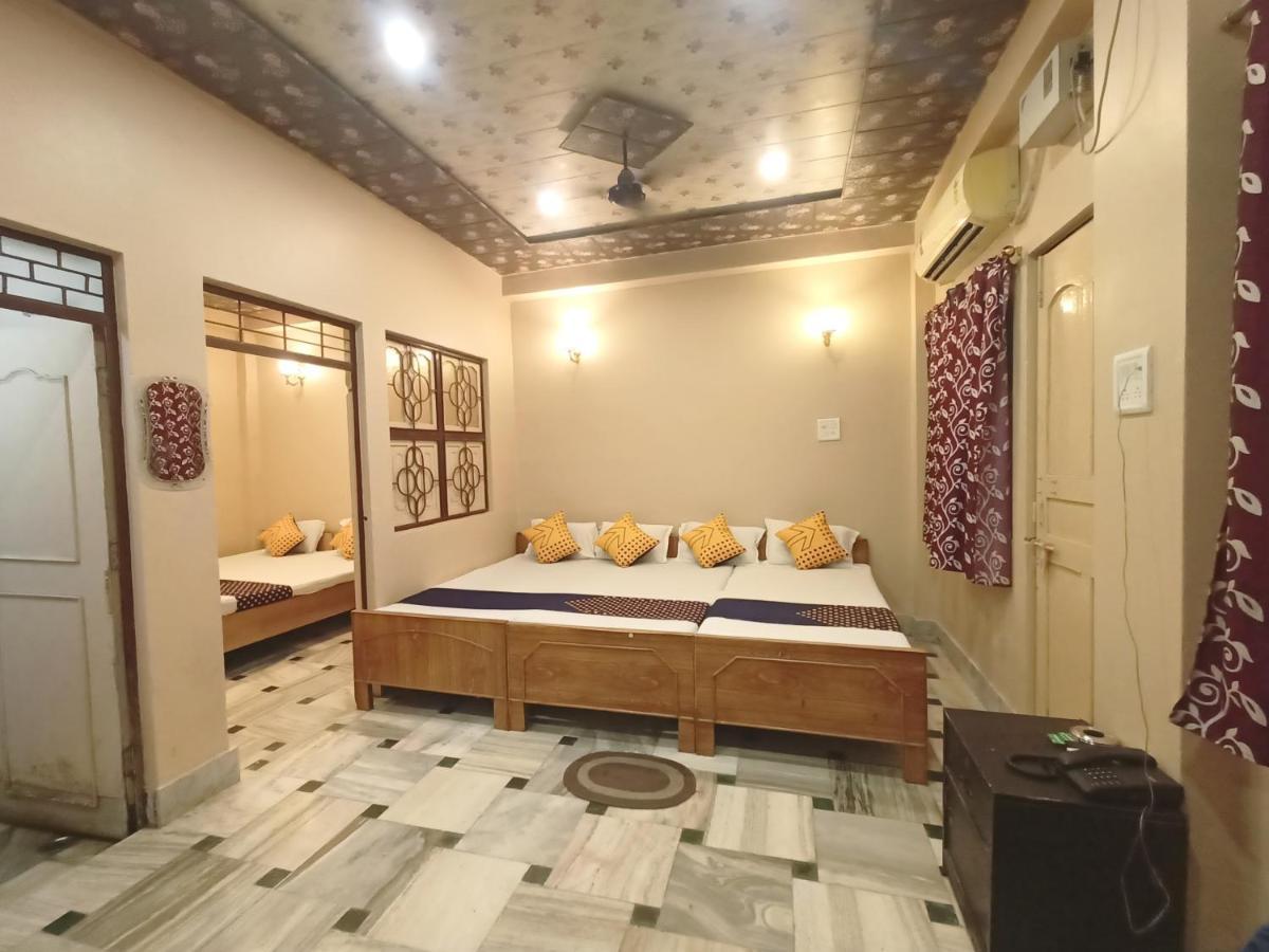 Hotel Aakash Ganga Waranasi Zewnętrze zdjęcie